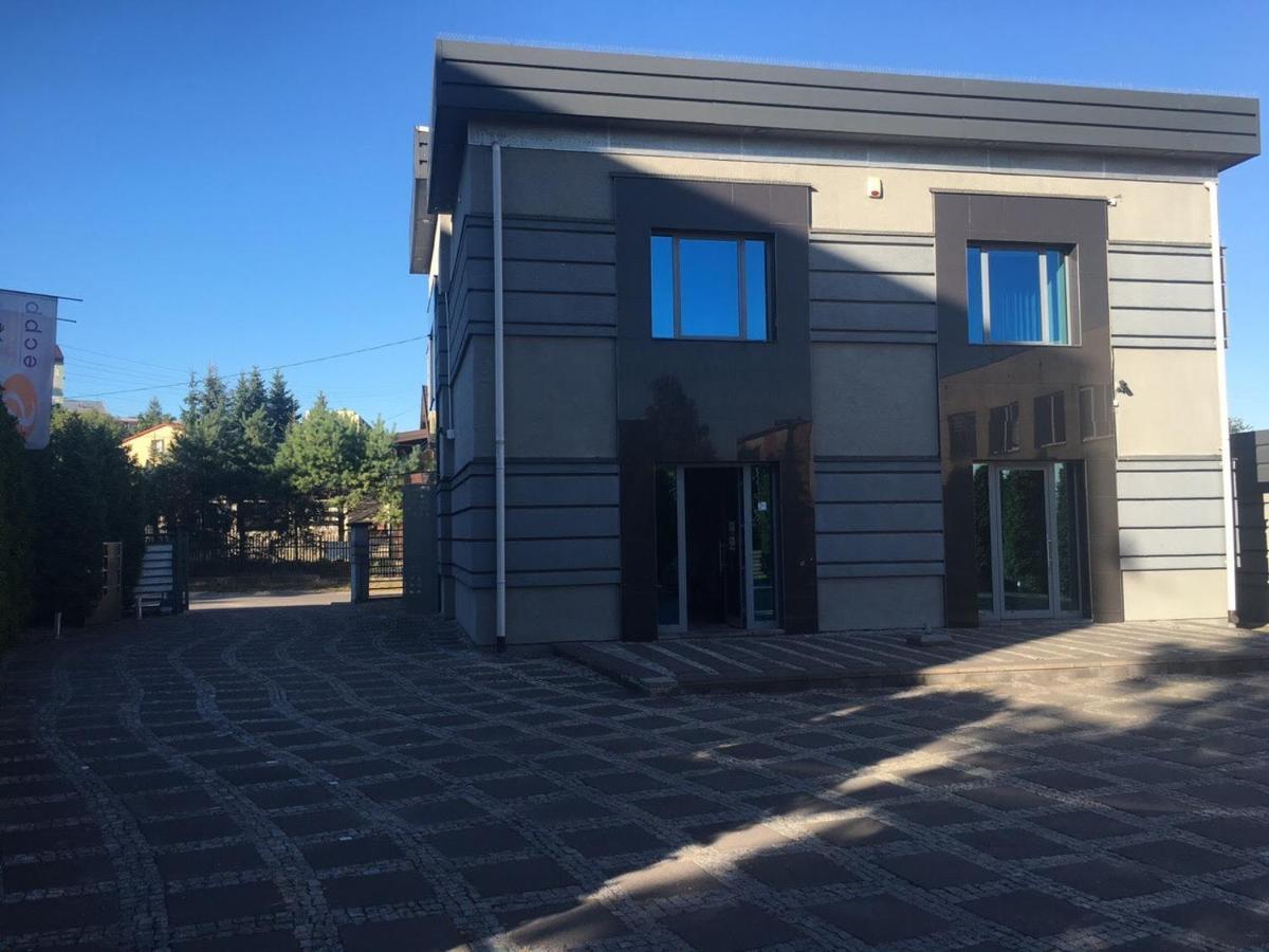 Maly Domek Kawalerka Starachowice Exteriör bild